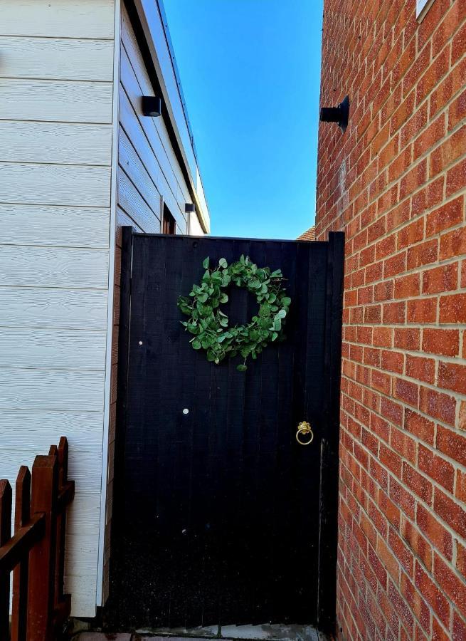 Canterbury Romantic Modern Home Goodnestone  Экстерьер фото