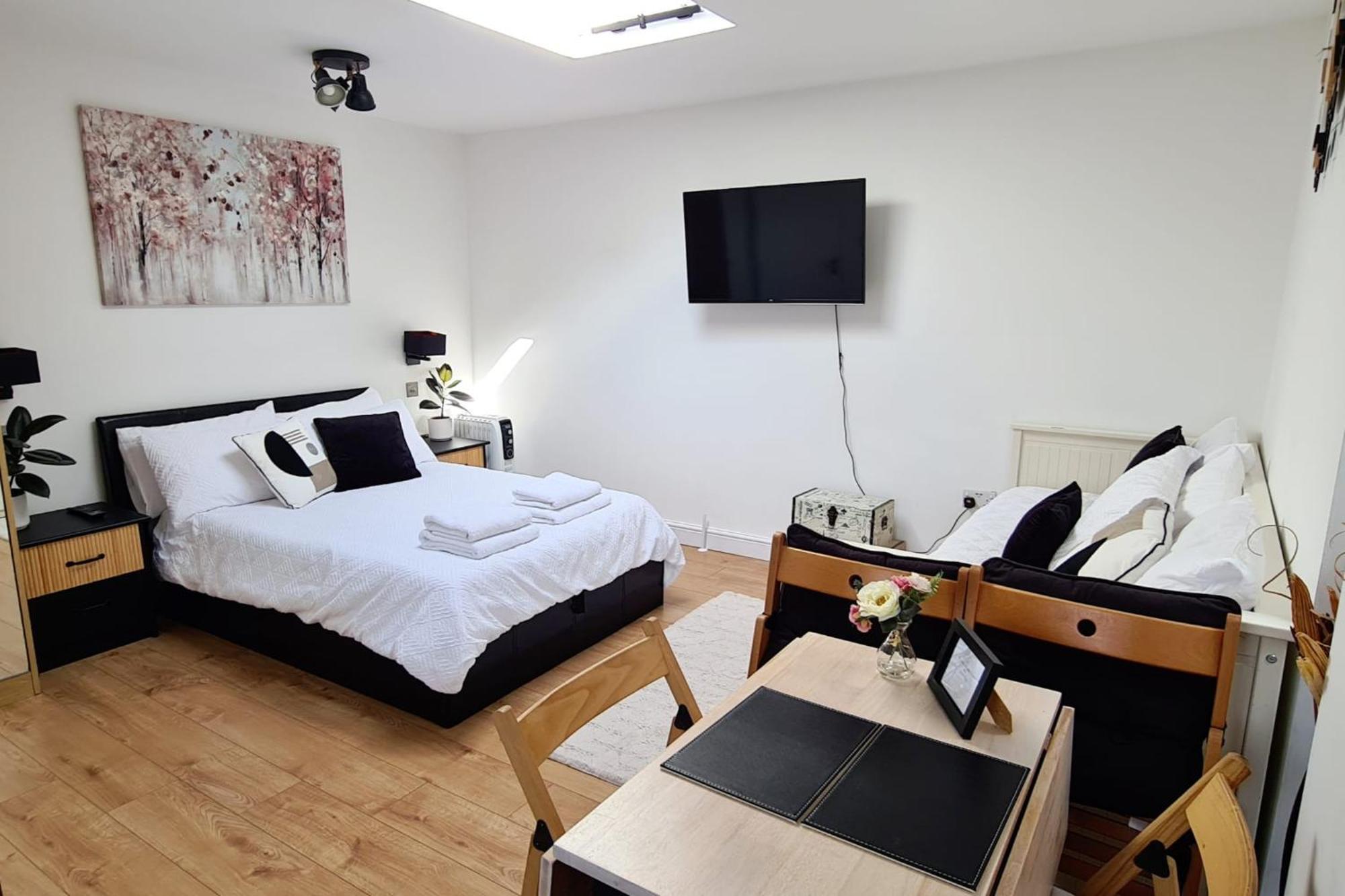 Canterbury Romantic Modern Home Goodnestone  Экстерьер фото
