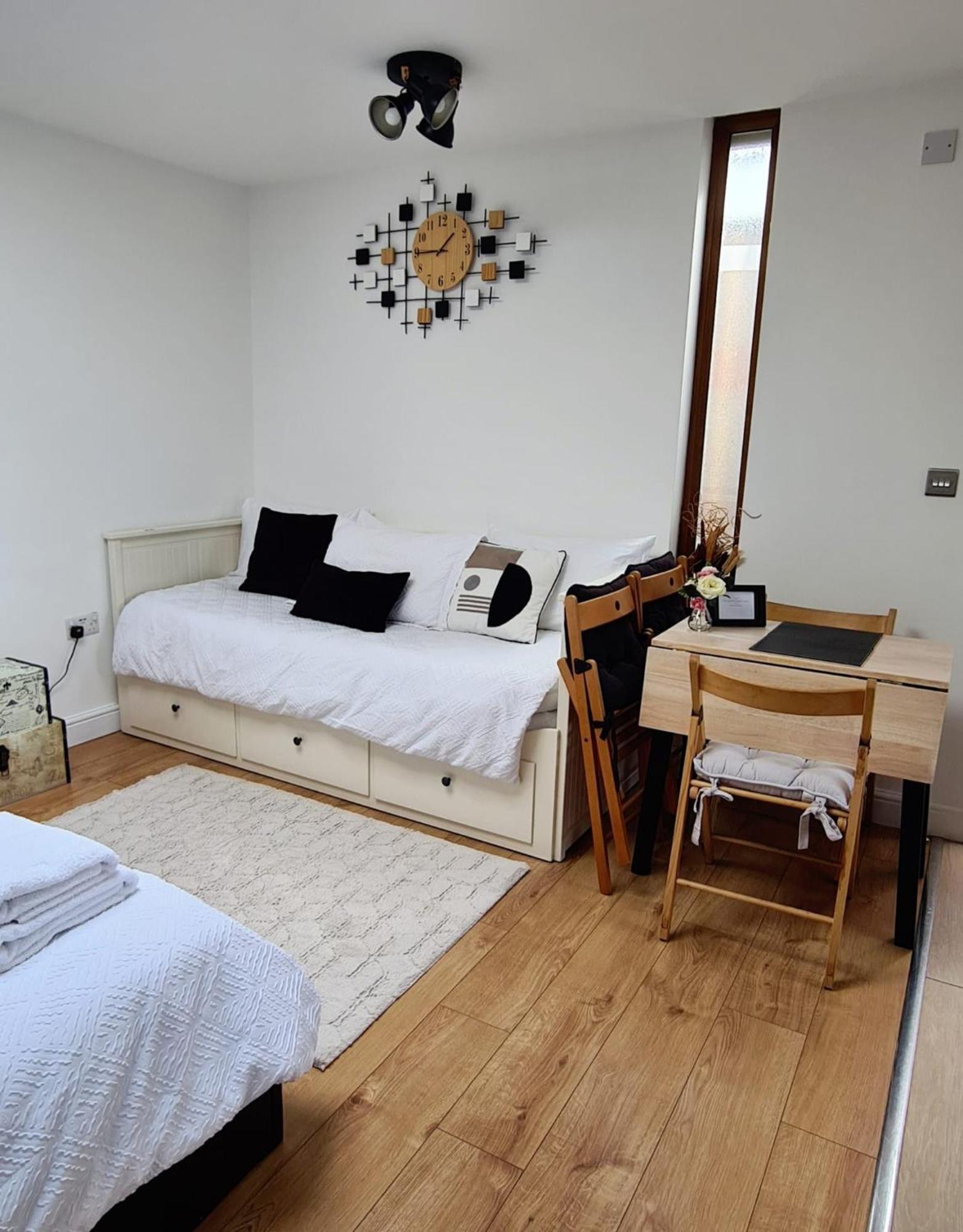 Canterbury Romantic Modern Home Goodnestone  Экстерьер фото